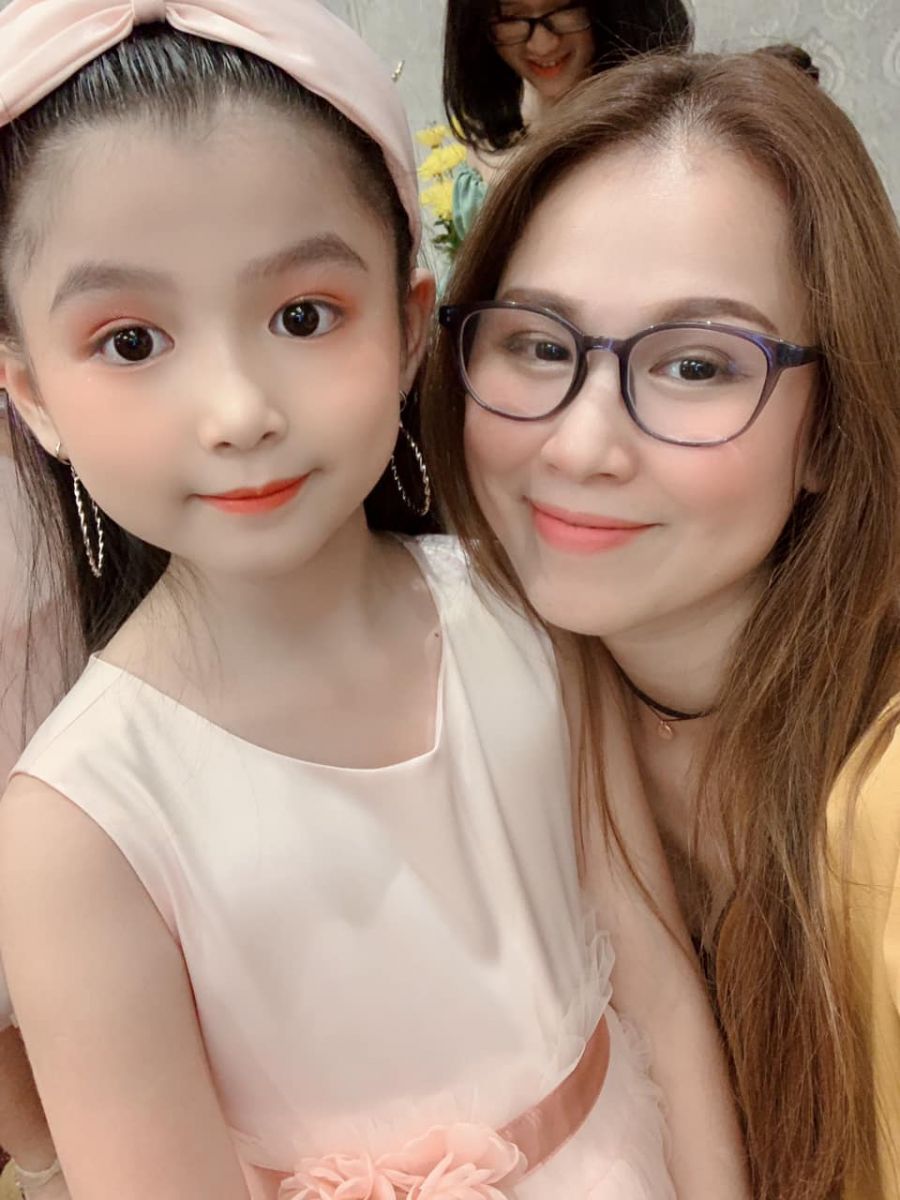 Mẹ Trinity muốn con phát triển tự nhiên nhất.