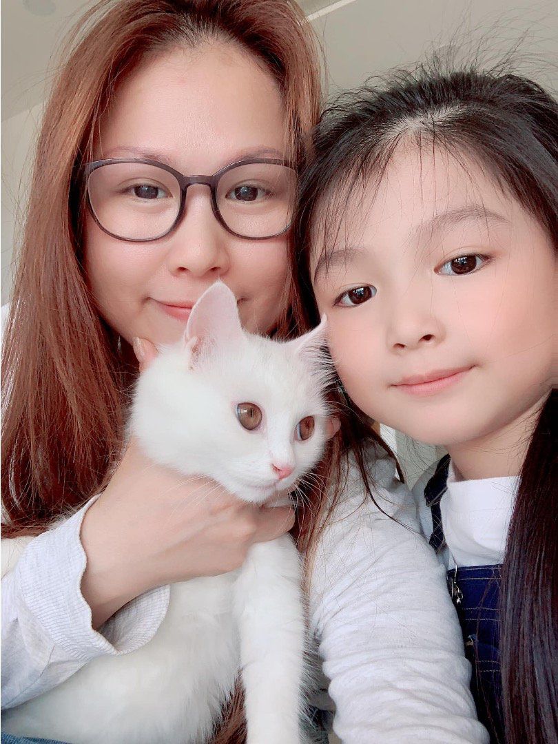 Mẹ Trinity ủng hộ con gái phát triển đam mê nghệ thuật nhưng cũng rất nghiêm khắc trong việc dạy dỗ con.