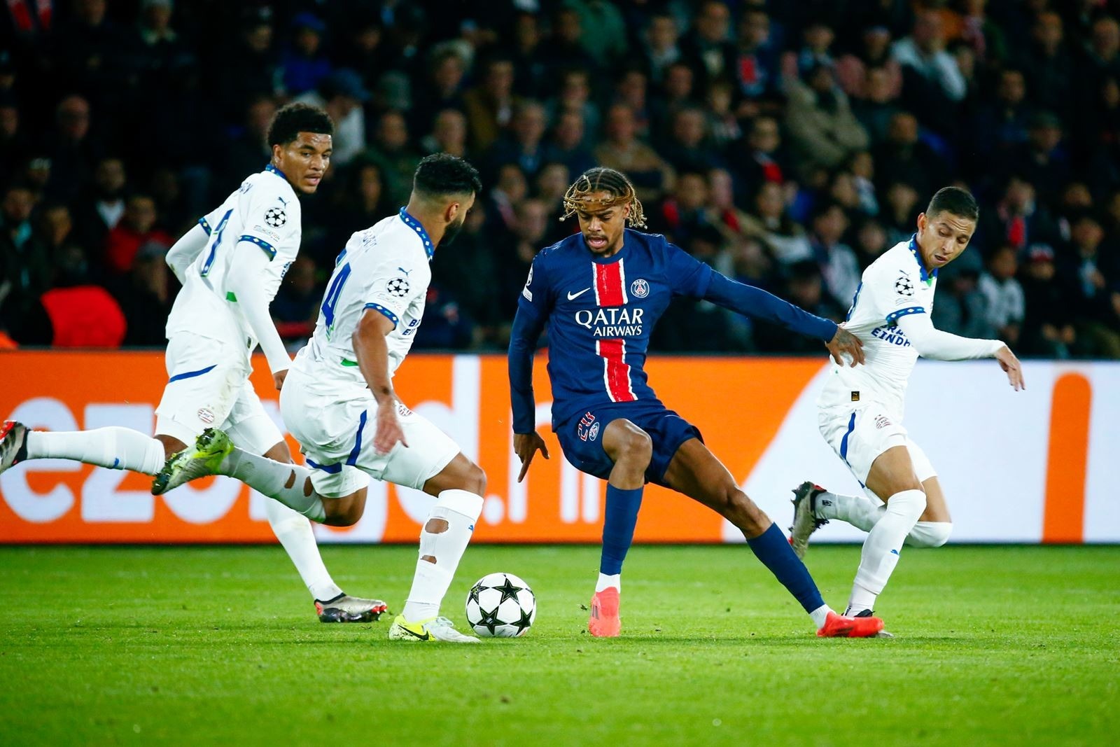 PSG đối mặt nguy cơ bị loại sớm khỏi Champions League