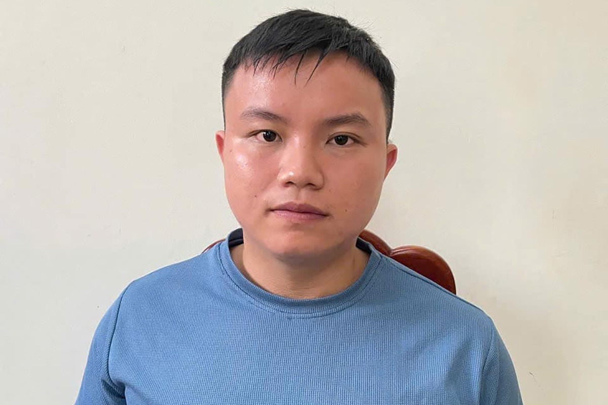 Lái ôtô đi đục tường nhà dân, trộm vàng