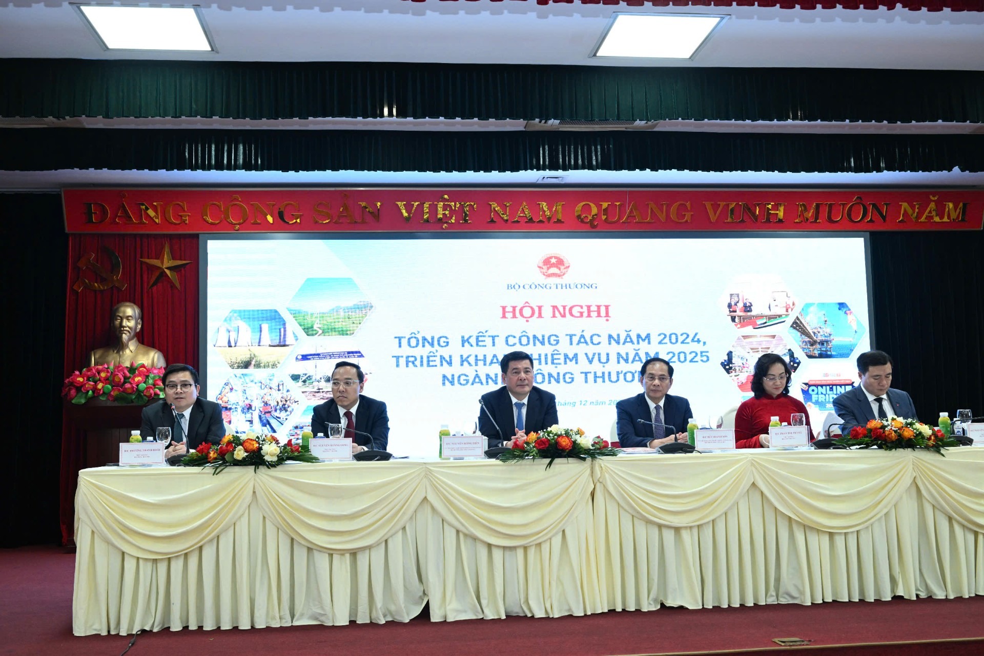 Khơi thông nguồn lực phát triển