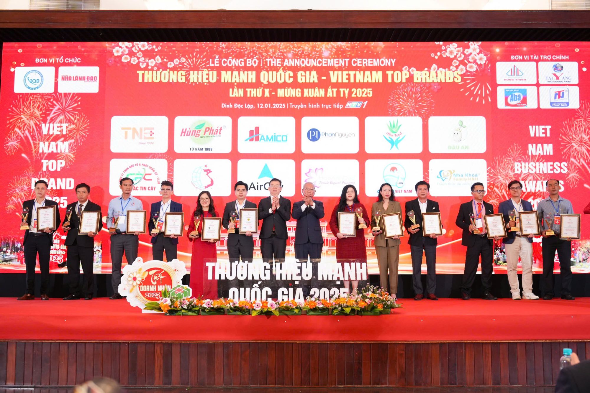 Công ty Cổ phần Sản xuất Thực phẩm Aloe Food vinh dự nhận giải thưởng Top 50 Thương hiệu Mạnh Quốc gia