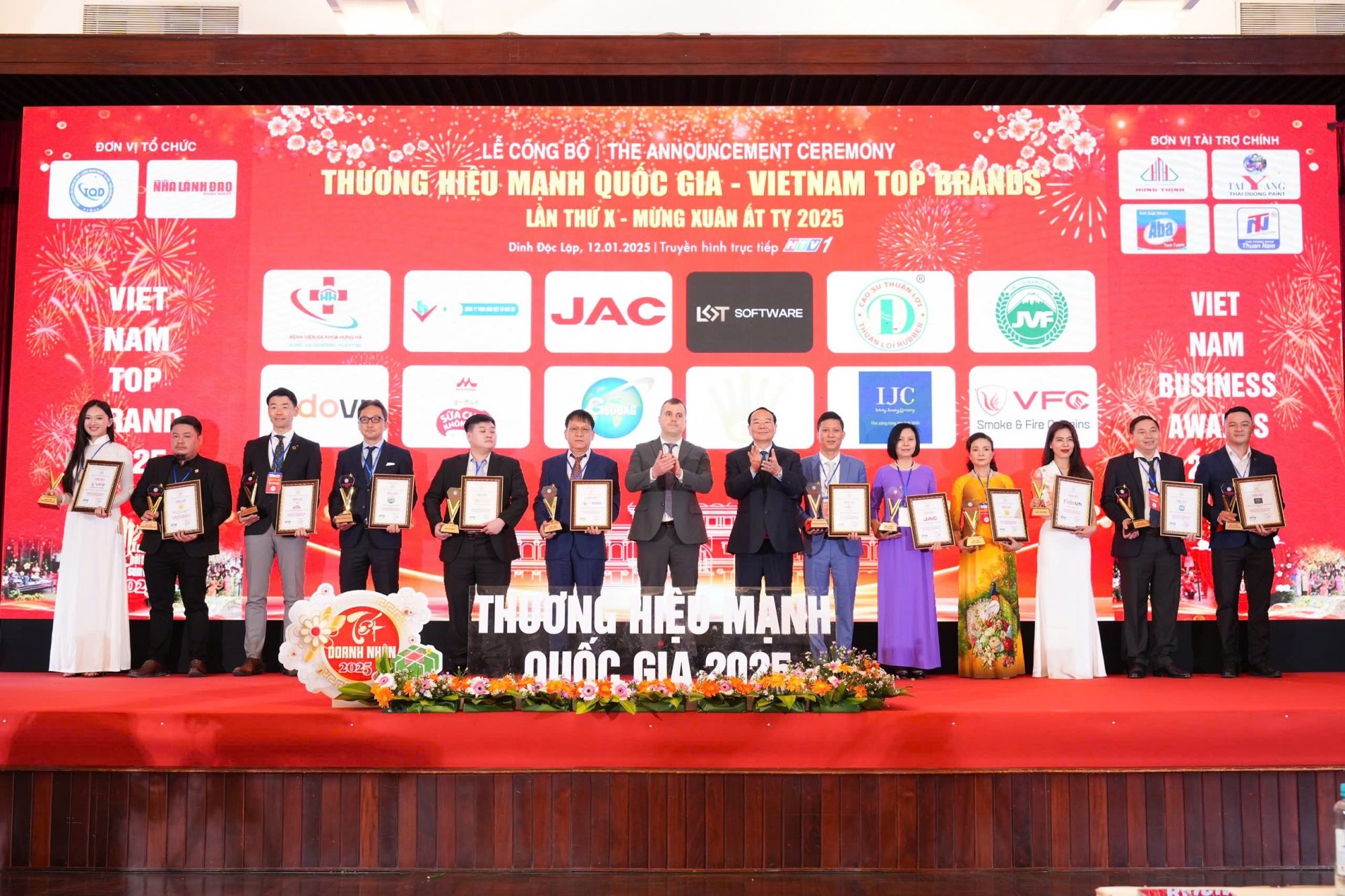 Công ty Bao Bì Toàn Cầu vinh dự nhận giải thưởng Top 12 Thương Hiệu Mạnh Quốc Gia 2025