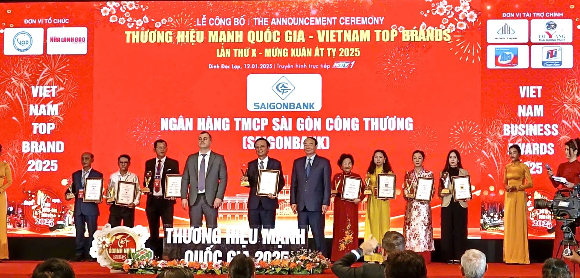 SAIGONBANK tự hào khi được vinh danh TOP 12 Thương hiệu mạnh Quốc gia  – Viet Nam Top Brand 2025