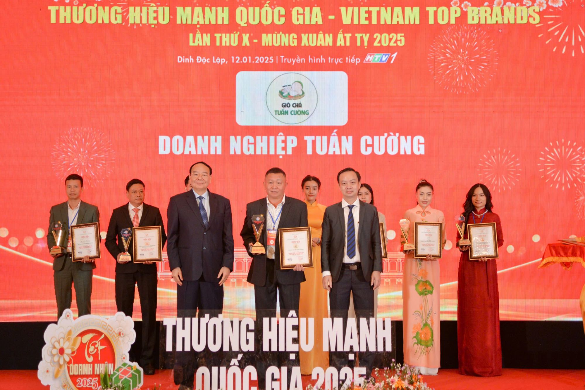 Doanh nghiệp giò chả Tuấn Cường được công nhận là Thương hiệu mạnh Quốc Gia 2025