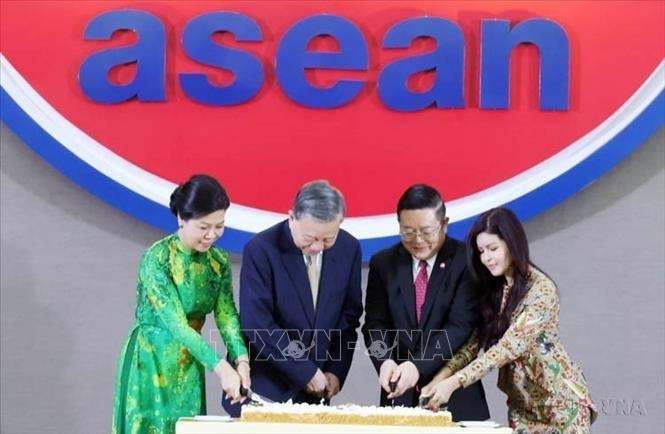 Xây dựng Cộng đồng ASEAN đoàn kết, thống nhất và Dấu ấn Việt Nam