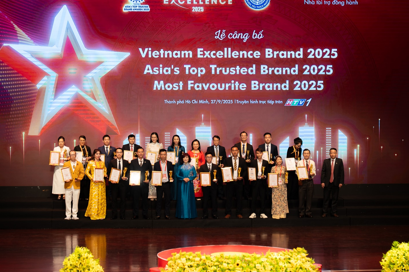 Công ty TNHH Chế biến Xuất nhập khẩu Thủy sản Dương Dũng nhận cú đúp giải thưởng “Thương Hiệu Việt Nam Xuất Sắc 2025”