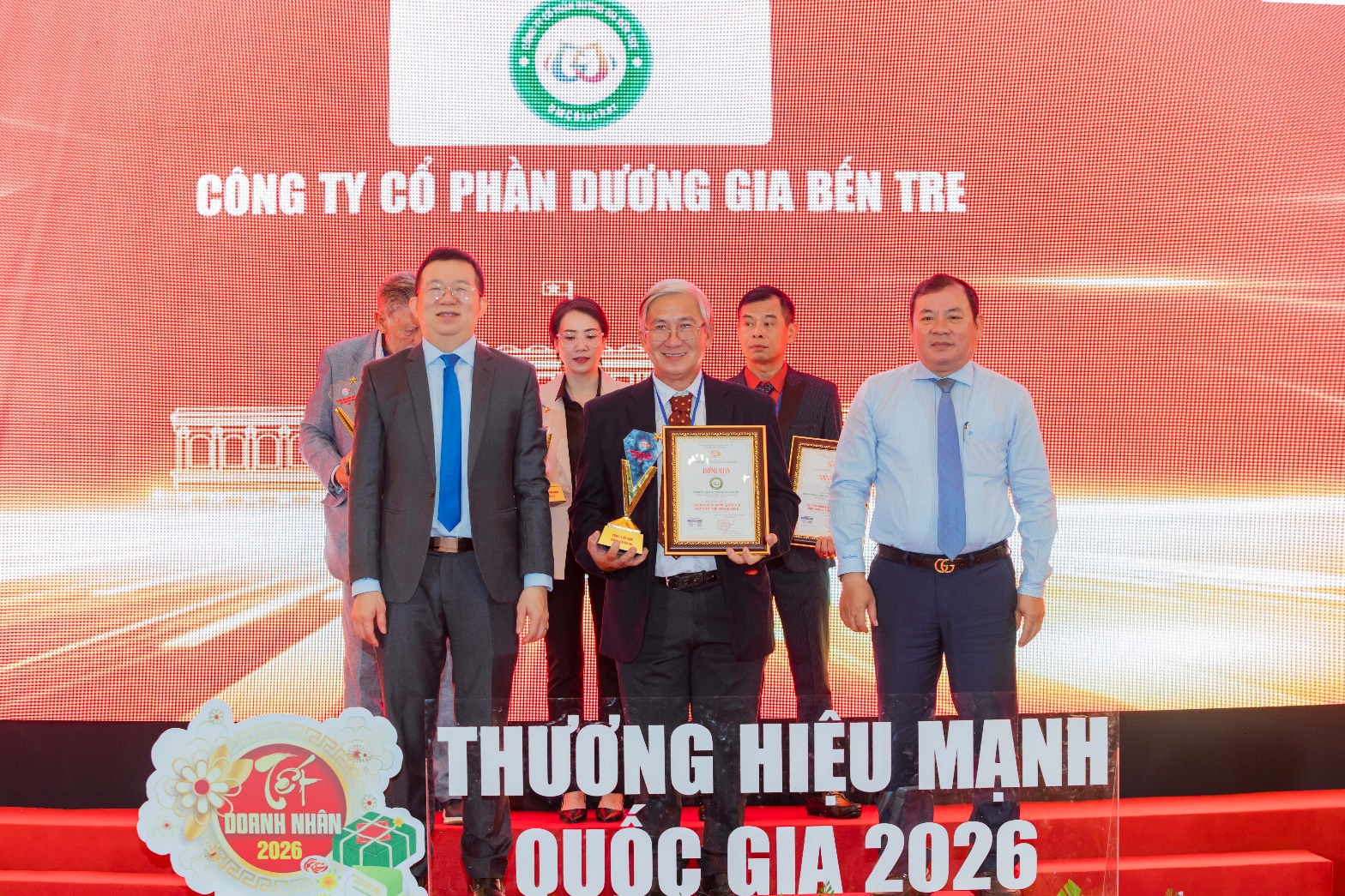 Dương Gia Bến Tre Đạt Liên Tiếp Cú Đúp Giải Thưởng Tại Thương Hiệu Mạnh Quốc Gia 2026