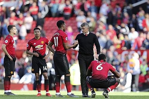 Solskjaer dọa bán nửa đội hình Man Utd