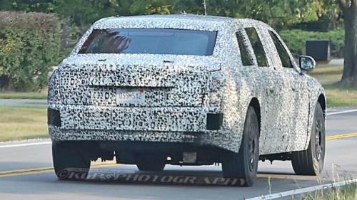 Xe limousine bọc thép của Donald Trump sắp ra mắt
