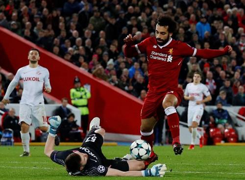 Neville dự đoán Liverpool dừng bước trước Roma