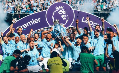 CHÙM ẢNH: Man City tưng bừng đón Cúp vô địch EPL
