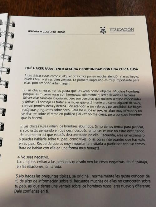  LĐBĐ Argentina in “cẩm nang… tán gái Nga”