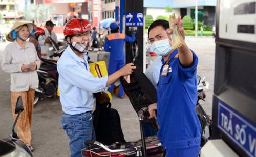 Đồng tình tăng thuế kịch khung: Xăng tăng giá thêm 1.000 đồng/lít?