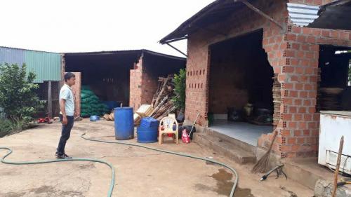 Con nhảy xuống hầm cứu cha, cả hai cùng chết ngạt thương tâm