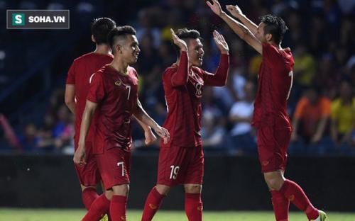 CĐV Thái Lan sợ thầy Park "tung hỏa mù" để đánh lạc hướng đội nhà trước thềm đại chiến