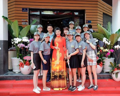 Hệ thống Trà Sữa Ding Tea lớn nhất Bình Dương do Hoa Hậu Kim Oanh đồng sáng lập chính thức ra mắt đầu tháng 4 vừa qua