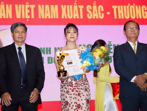 Ngân Nguyễn – CEO Lexly Beauty xây dựng cái Tâm và Tầm trong kinh doanh làm đẹp.