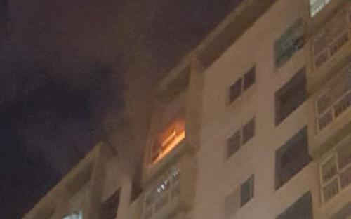 Thắp hương cúng rằm làm cháy chung cư ở Đà Nẵng, nhiều người tháo chạy trong đêm