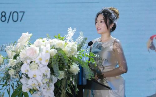 Lễ ra mắt Sam Natural – Dấu mốc của một thương hiệu, trái tim của Hot mom Hằng Túi