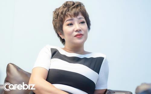 Từng bị ung thư, nữ ca sĩ phòng trà hot nhất Hà Nội buồn bã: Người Việt mình cứ ốm đau là tự mua thuốc về chữa, tự làm bác sĩ, kiến thức sức khỏe rất hạn chế