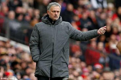 GÓC NHÌN: Mourinho nên cảm thấy xấu hổ với M.U