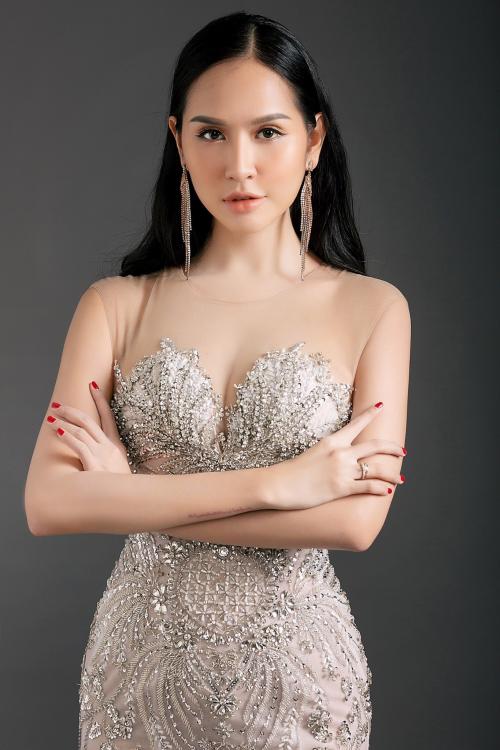 Doanh nhân Nguyễn Phúc Minh Hạnh trao tặng 1000 phần quà cho các bé tại bệnh viện Nhi Đồng 2