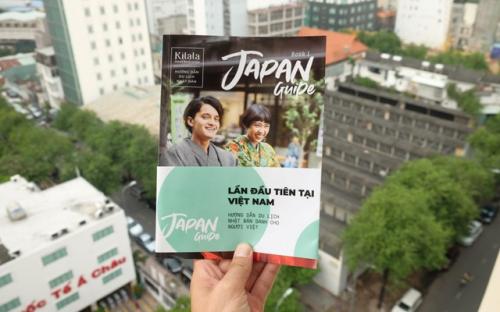 Bật mí quyển sách xuất hiện trên mạng xã hội của hàng loạt người nổi tiếng