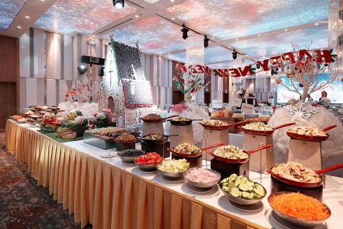 Nhiều món hảo hạng dịp Giáng sinh tại NewOrient Đà Nẵng