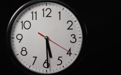 Tại sao 5:30 chiều lại là mốc thời gian được các nhà tỷ phú thành công yêu thích nhất?