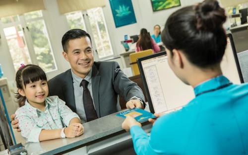 Học sinh giỏi được đi máy bay miễn phí