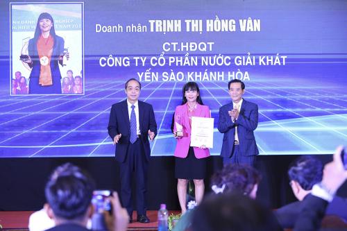 Nước giải khát Yến sào Khánh Hòa đạt top 10 thương hiệu tín nhiệm Châu Á