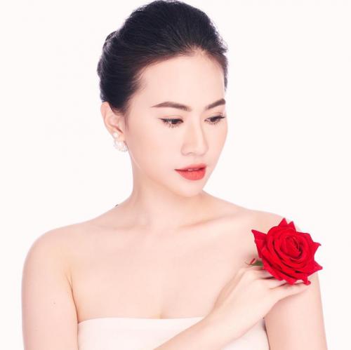 "Bạn gái tin đồn" lên tiếng về chuyện tình cảm với Quang Hải