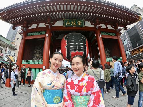 Á hậu Hoàng Oanh khoe em gái xinh không kém chị đang sống ở Nhật -Phan Trai Úc 