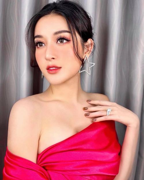 Á hậu Huyền My bị hỏi khó "bao giờ lấy chồng" và câu trả lời không thế "đắng" hơn -Thủy Vũ 