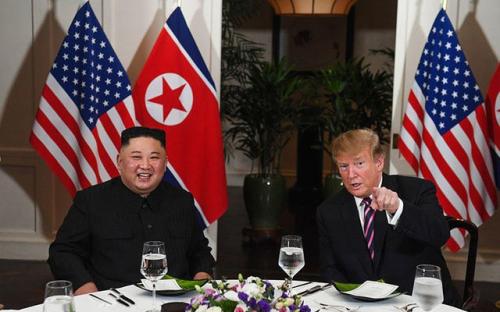 NÓNG: Tổng thống Mỹ Donald Trump có cuộc gặp bất ngờ với ông Kim Jong Un tại biên giới liên Triều