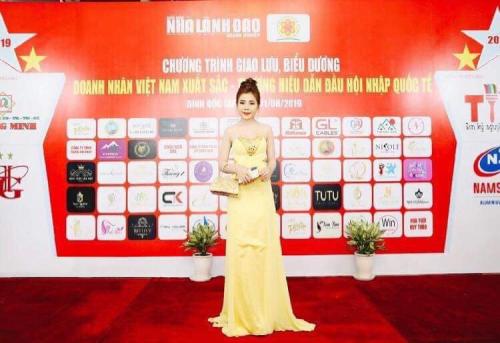 Bí quyết thành công của cơ sở làm đẹp Kim Beauty vừa đạt danh hiệu Thương Hiệu Dẫn Đầu Quốc Gia.