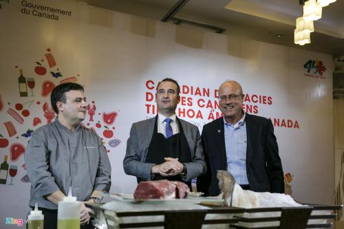 Tôm hùm, ốc vòi voi Canada đến với thực khách Sài Gòn