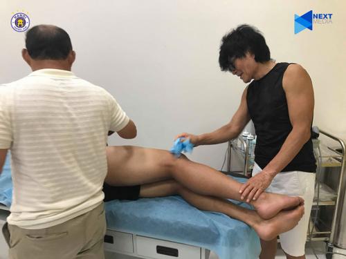 Ân cần thăm hỏi Văn Hậu, thầy Park được sánh với Mourinho -Tú Phạm 