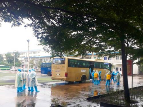 Đón 343 công dân Việt Nam trở về từ Hàn Quốc