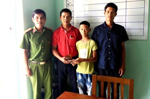 Quảng Nam:  Học sinh lớp 6 trả lại tài sản cho người đánh rơi
