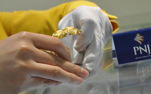 Thị trường vàng trong nước lặng sóng