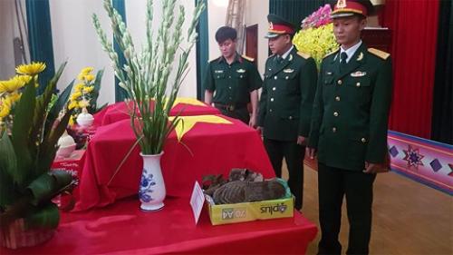 Băng rừng tìm kiếm hài cốt 2 phi công vụ máy bay Mig 21-U rơi 47 năm trước