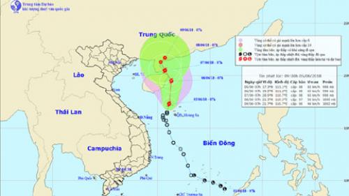 Bão số 2 vần vũ ở biển Đông, gió giật cấp 10