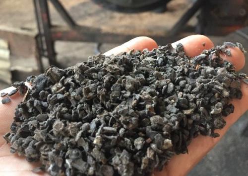 “Cà phê pin” và sự mất bình tĩnh của cộng đồng