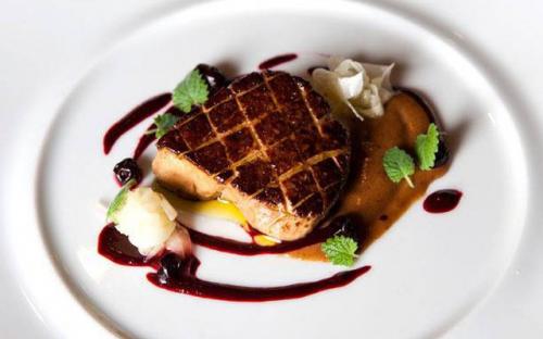 Phía sau cuộc tranh cãi về "địa ngục" món gan ngỗng béo trị giá hàng tỷ EUR: Pháp là quốc gia sản xuất 75% lượng foie gras toàn cầu, cung ứng gần 20.000 tấn mỗi năm