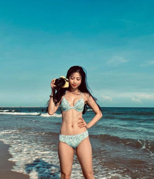 Hot girl Taekwondo Châu Tuyết Vân khoe hình bikini gợi cảm