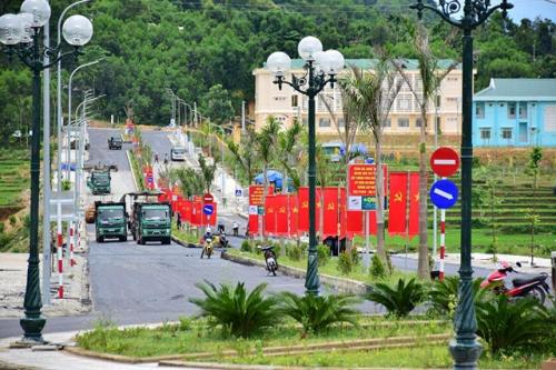 Cho phép nhận tiền mặt sau vụ buộc trả lương qua thẻ ở huyện không có ATM -Công Xuân 