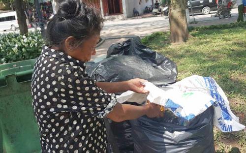 Chuyện 'nhặt vợ' bên hồ Gươm của người đàn ông quê Hải Dương