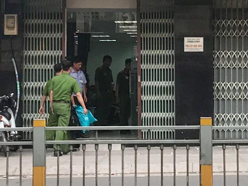 Hai thanh niên cướp ngân hàng ở TP HCM bất thành